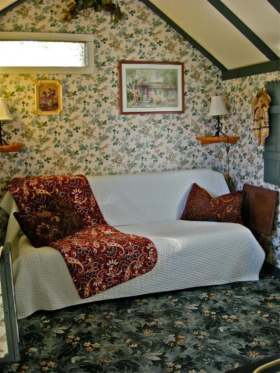 The Old Tower House Bed & Breakfast Северен Бенд Стая снимка